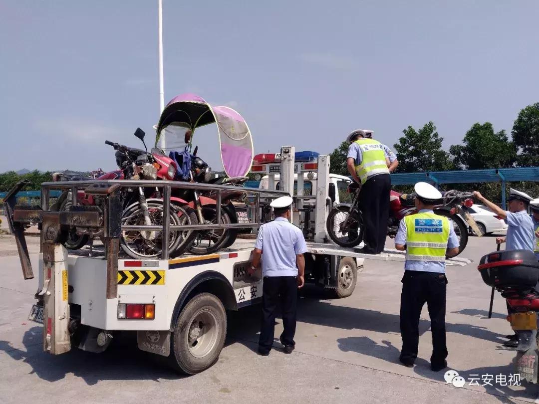 在高铁站门口停车违规吗,在高铁站外面违停