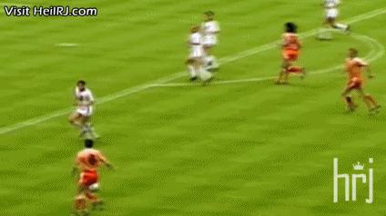 克鲁伊夫和马拉多纳哪个厉害,克鲁伊夫对马拉多纳评价