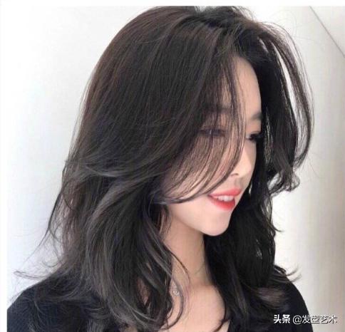 男生怎样吹出蓬松的头发,怎样把头顶头发弄蓬松弄高