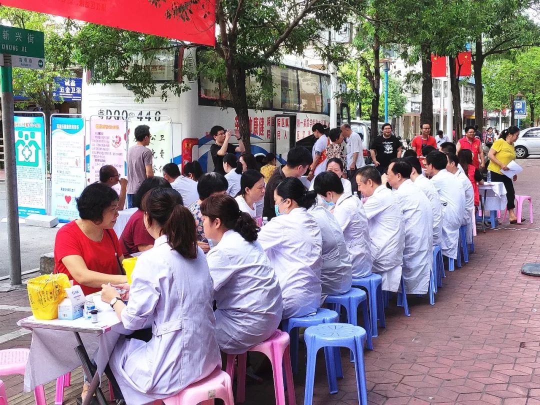 日报专版|*江濠**：全力打造“15分钟医疗服务圈”