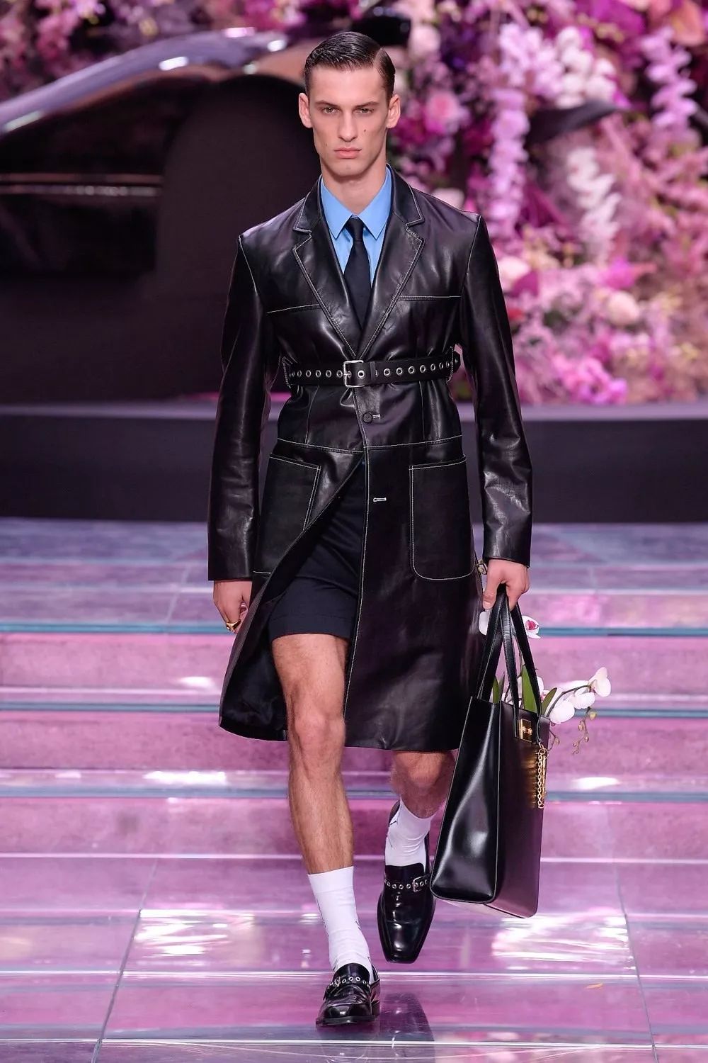 范思哲2018米兰春夏男装大秀,范思哲创意总监donatellaversace