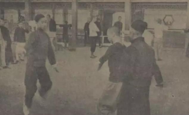 李金鸿：谈京剧武旦（踩跷与打出手）