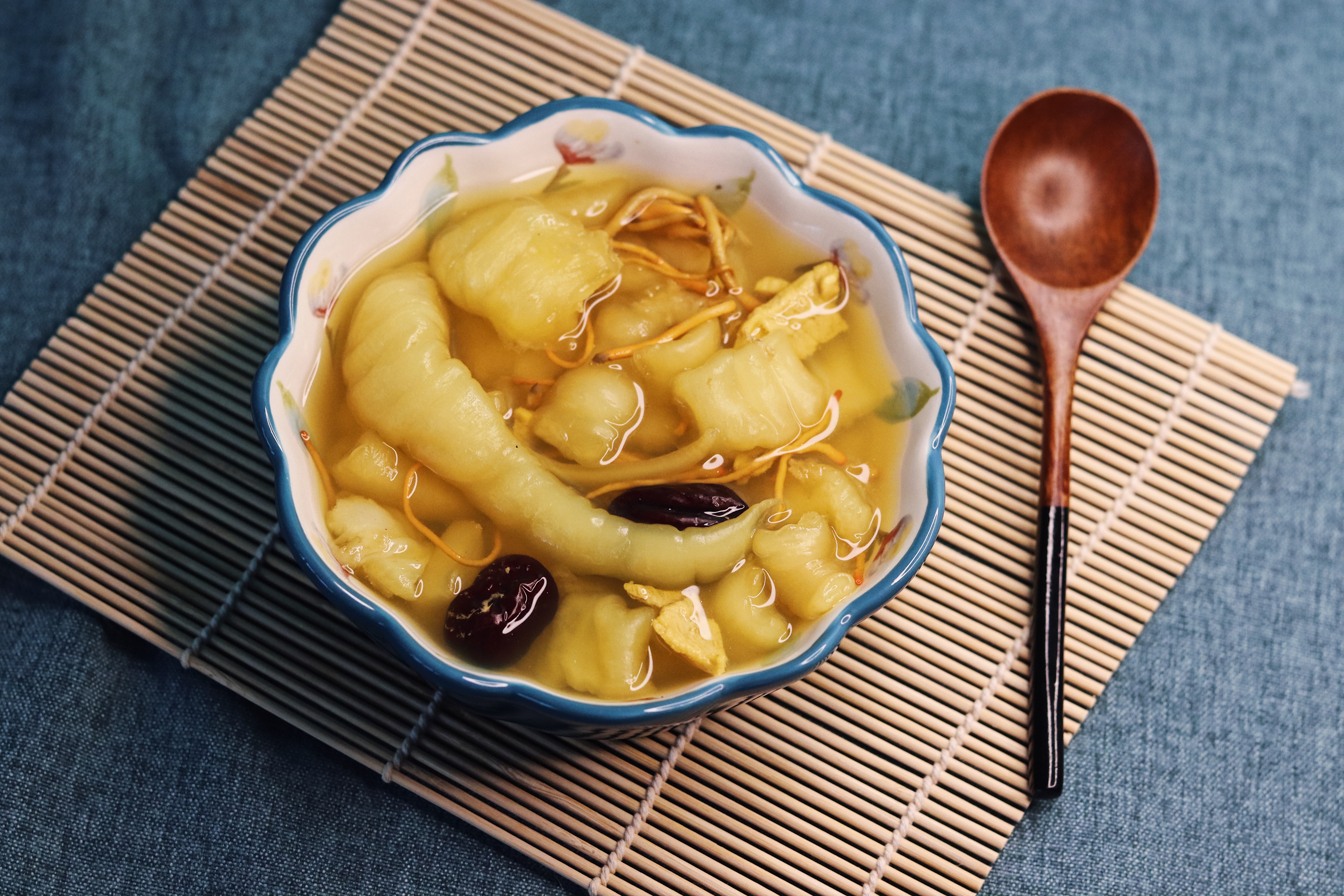 补充胶原蛋白的汤能喝吗,补胶原蛋白这款汤绝对是女人必备