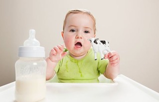 婴幼儿如何选择奶粉最适合,婴幼儿喝哪种奶粉好消化