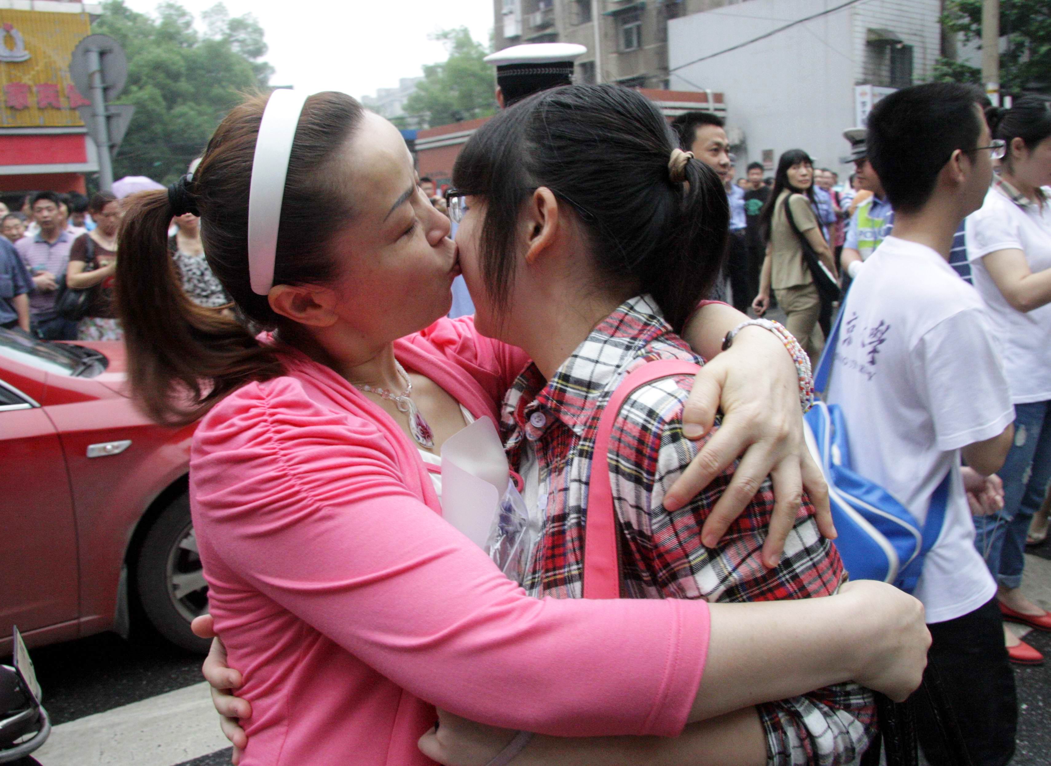 长沙网红为寻求睡眠健康良方“万福欣”打卡