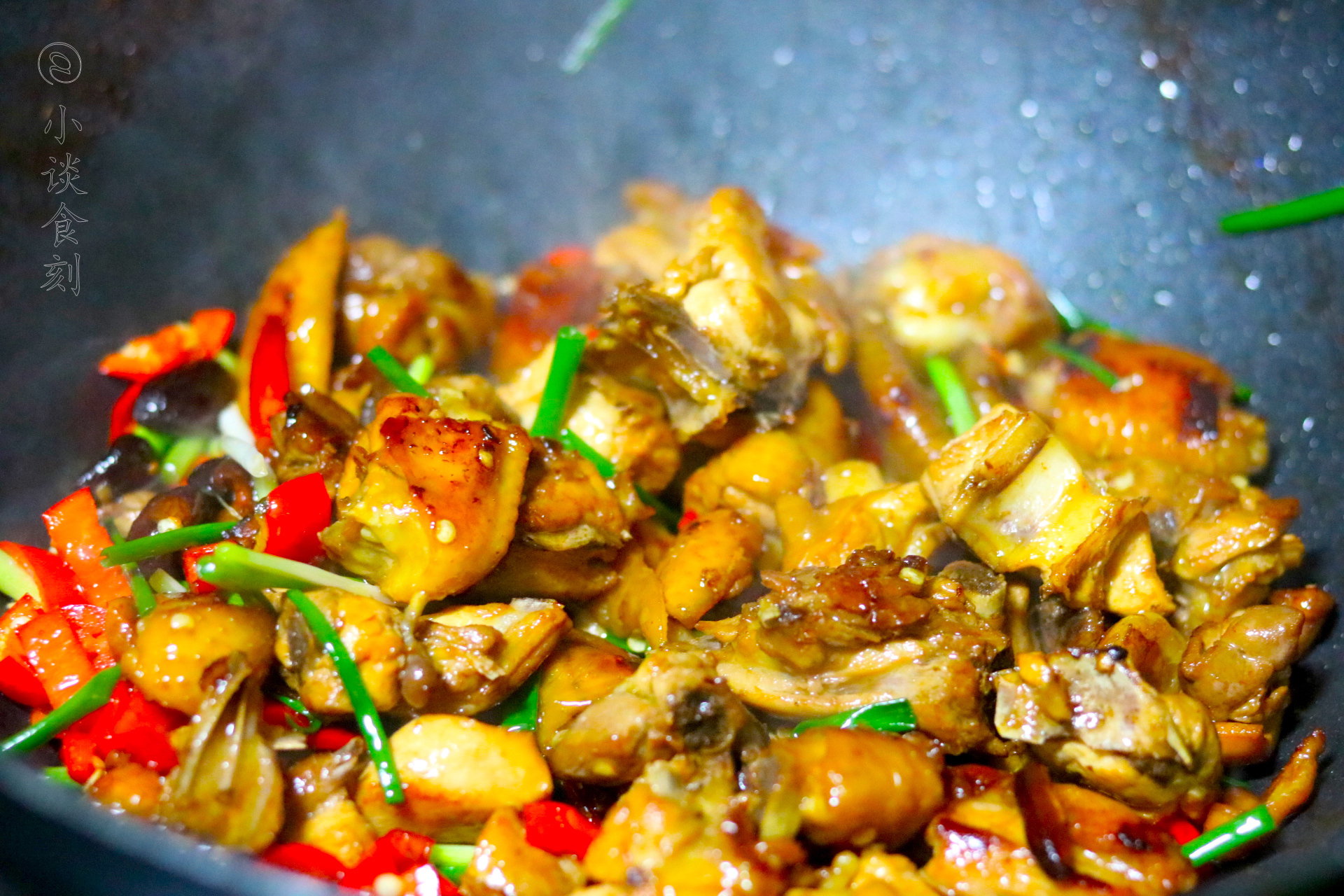 烧鸡为什么要炸一下再做,烧鸡要不要去血水