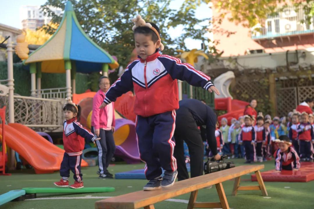 民族团结润童心家园携手共成长——和平五幼举行2021年秋季民族运动会