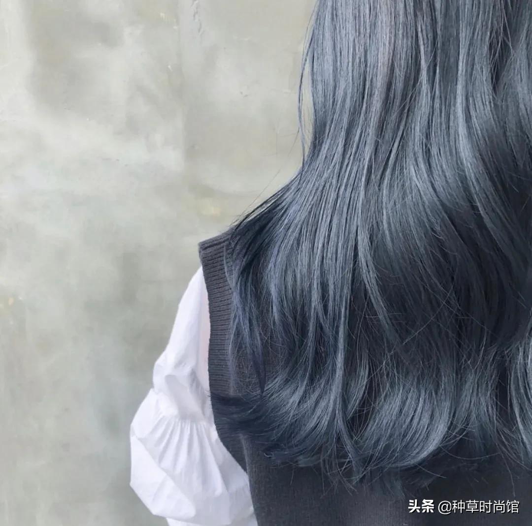 别再烫羊毛卷了！今夏“奶茶发”火了，超洋气