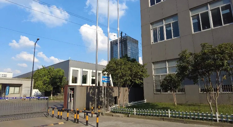 贴牌到自主研发,代工到自主生产