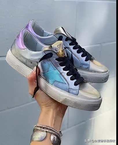 一双新鞋子的视频,一双好舒服的鞋子