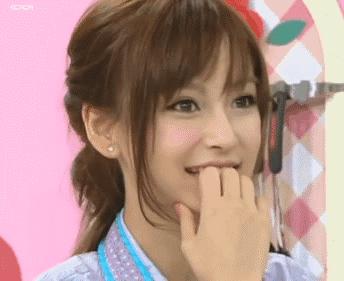 被称作泰国最美小花的90后，画上这个妆连Lisa都要被比下去