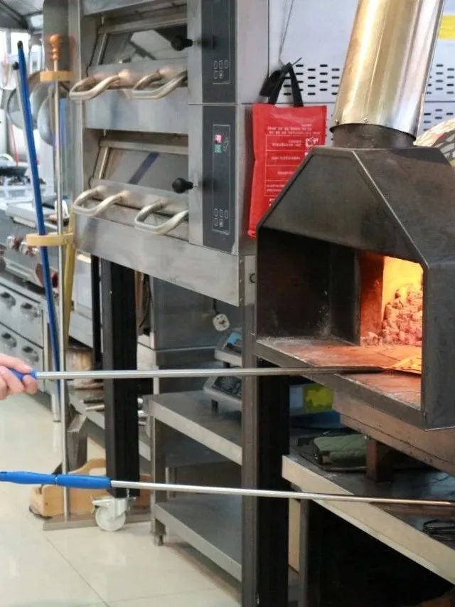 开披萨店需要什么建议,开披萨店都用什么设备