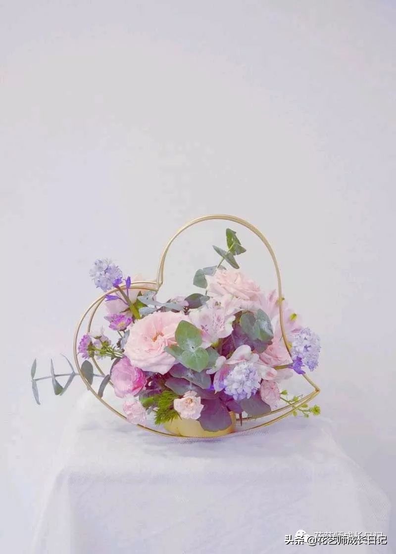 除了康乃馨以外送给妈妈什么花,母亲节送妈妈一束康乃馨