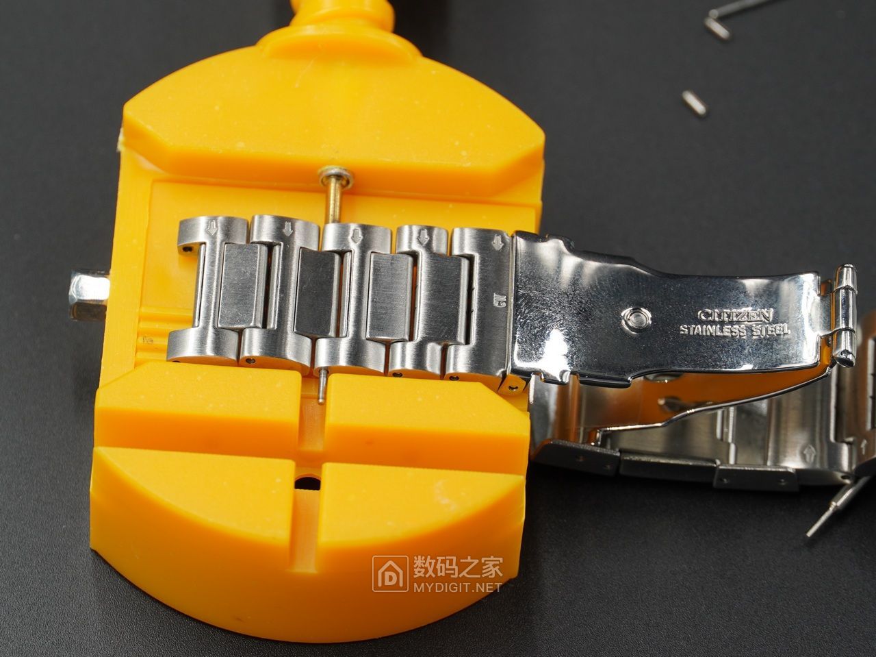 光动能手表卡西欧好还是西铁城好,卡西欧和西铁城光动能手表哪个好