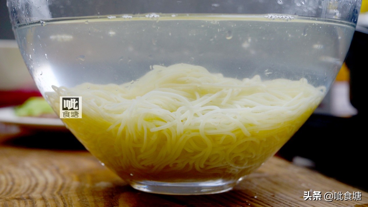 一碗正宗的冷面,一碗香喷喷的冷面怎么做