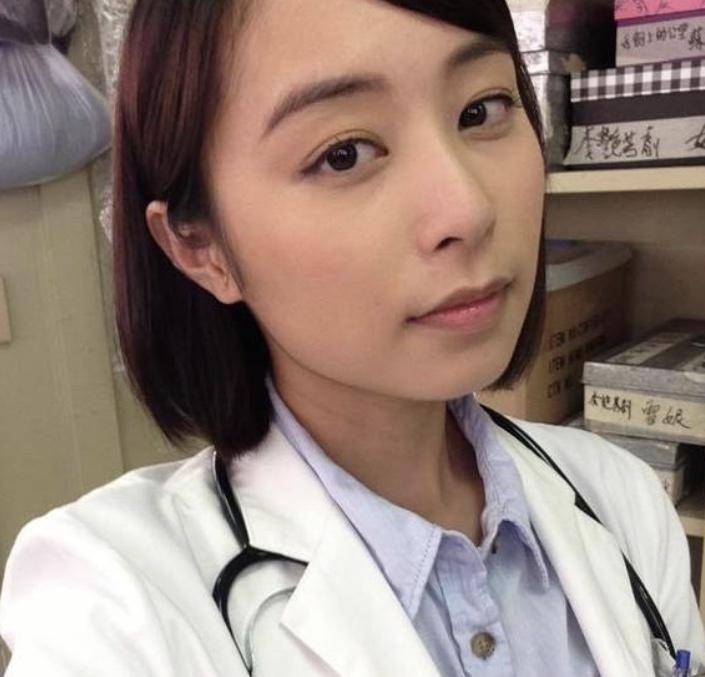 前TVB女星卖*人用成品**发家致富兼职做网红每月收入高达30万