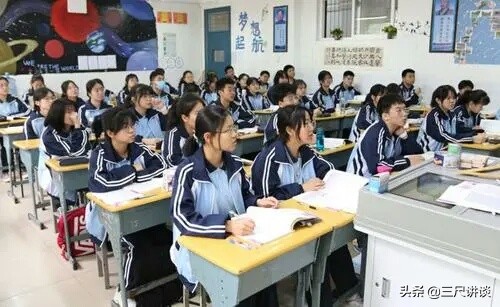 上课期间，是否允许学生上厕所，不是无解之题，老教师们如此解答