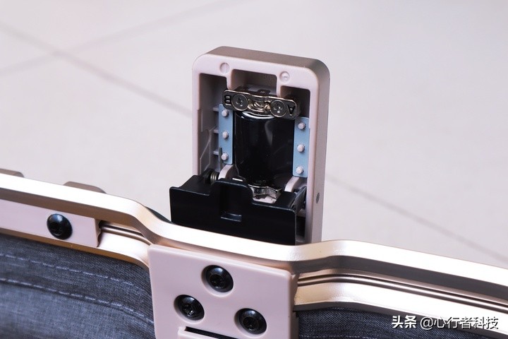 简约有范儿地平线8号行李箱,地平线8号行李箱和小米90分行李箱