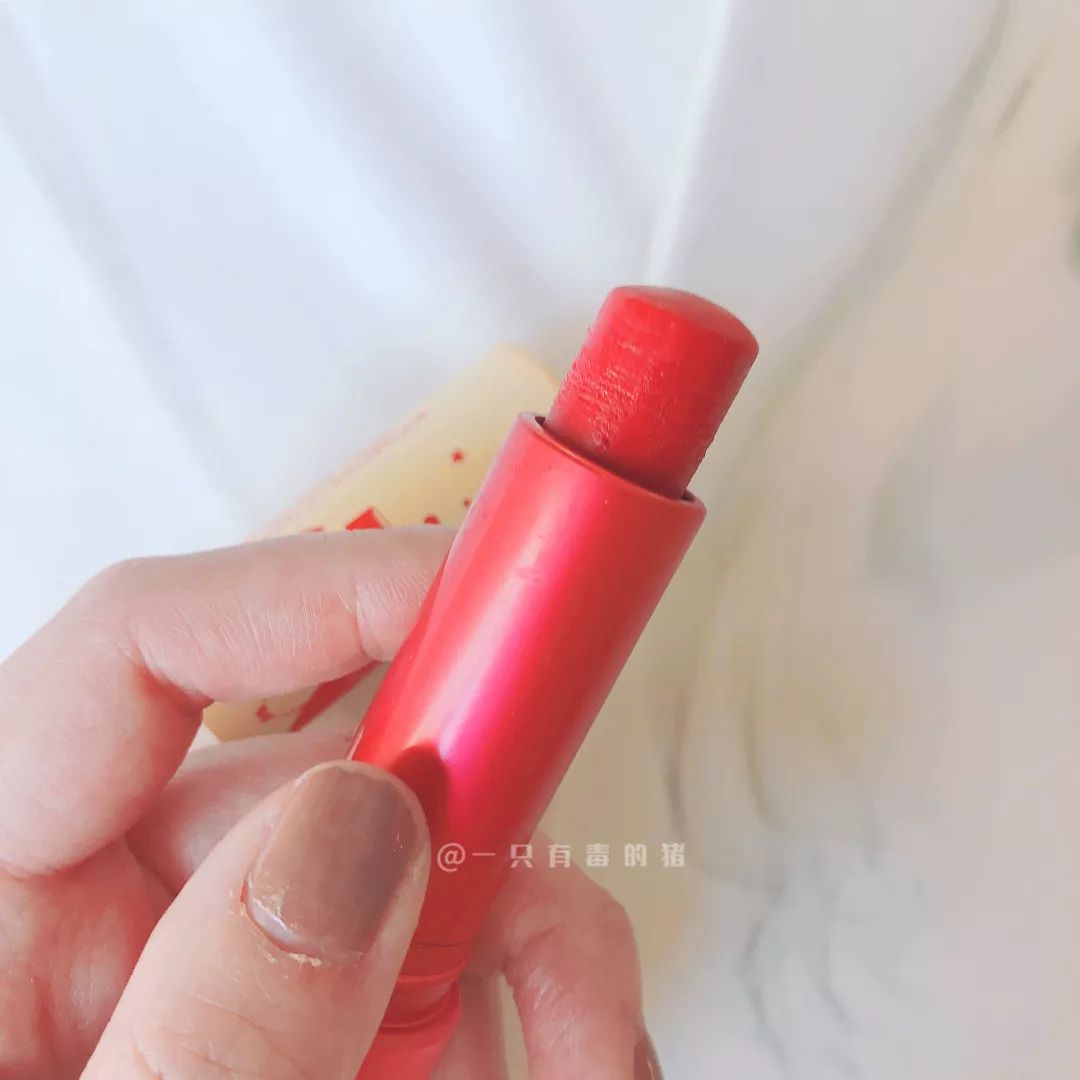 空管的润唇膏,空管的唇膏