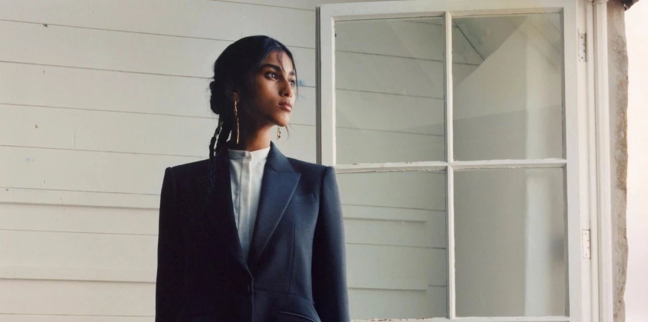 卡戴珊去过的KFC成景点了？AlexanderMcQueen为学生们捐面料了！「每周时报」