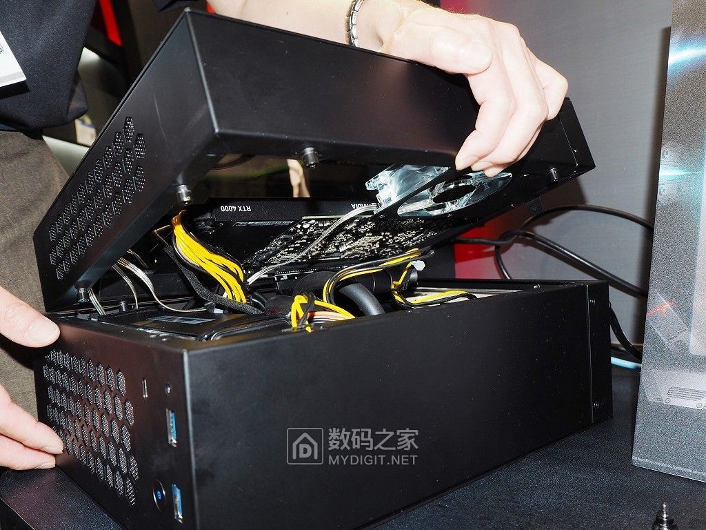 变换形态!超微展示可“拆分”迷你工作站CompactWorkstation