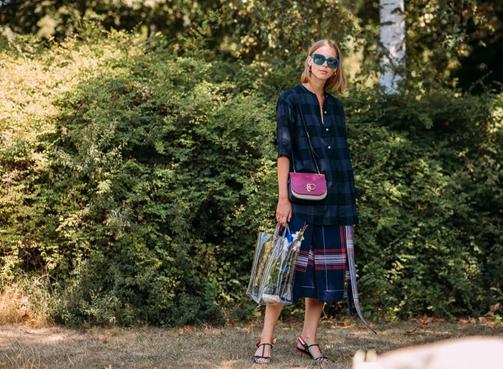 鍒橀洴鏍肩汗鍏冪礌绌挎惌,鍒橀洴澶ц。鏍肩汗