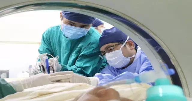 上海市一医院肿瘤中心施行沪上首例“纳米刀”治疗胰腺癌手术