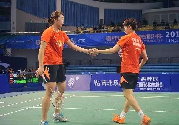 业余羽毛球双打战术解析,羽毛球双打比赛战术分析