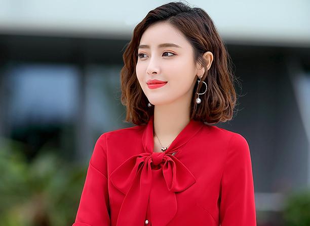 一眼美女和耐看型美女的区别,气质型美女和甜美型美女哪个耐看