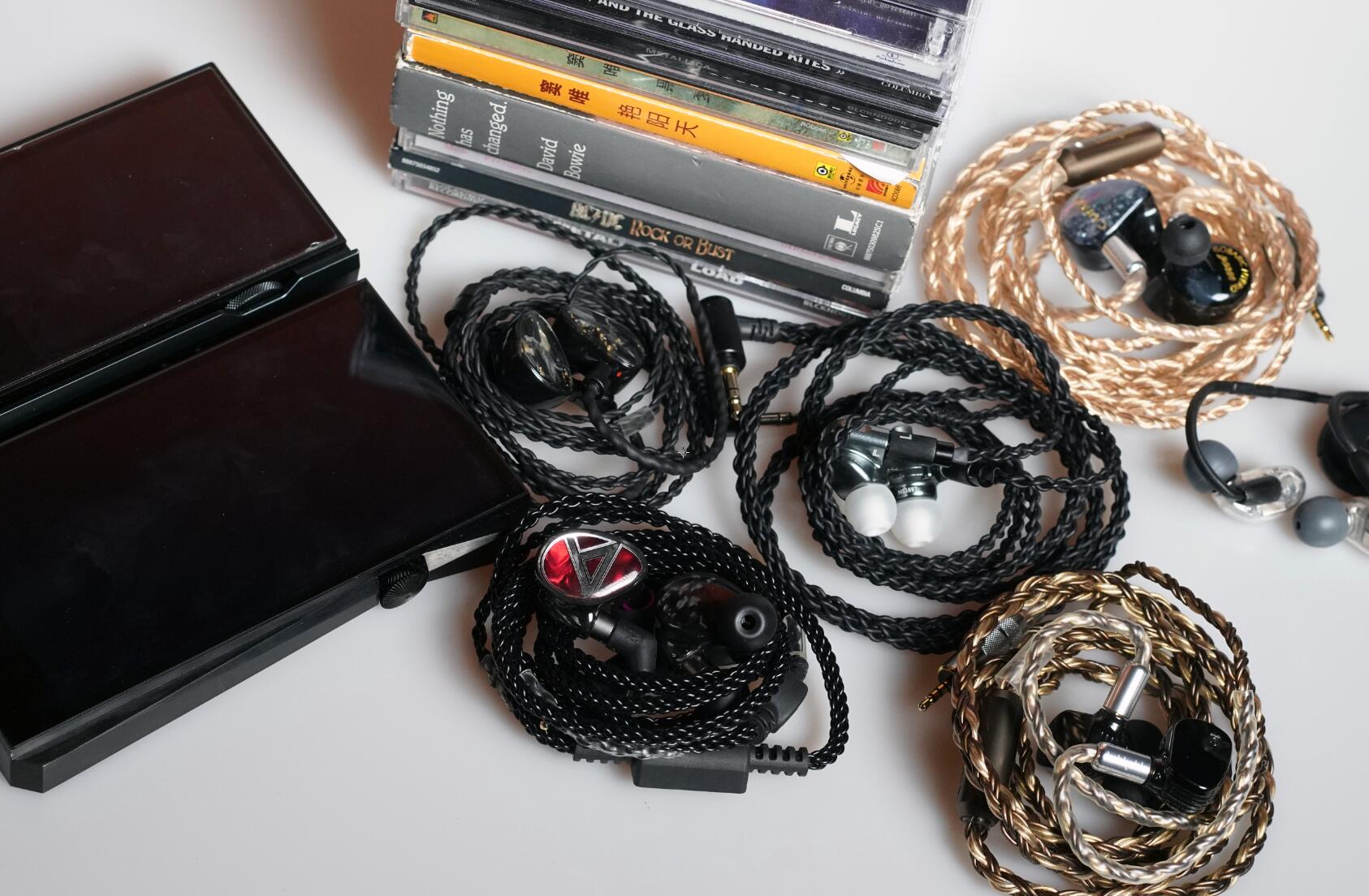 聊一下我喜欢的摇滚音乐以及适合听摇滚的耳机，*放播**器