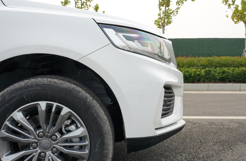 2019吉利远景x6是前驱还是后驱,吉利远景x62018款顶配版各种功能