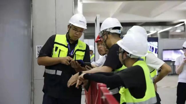 博士生干建筑工,博士去高校当实验员