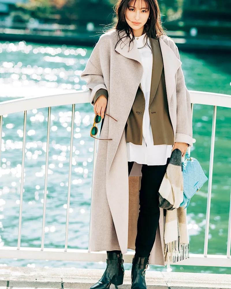 驼色大衣怎么搭配好看高级感,驼色大衣怎么搭配高端大气