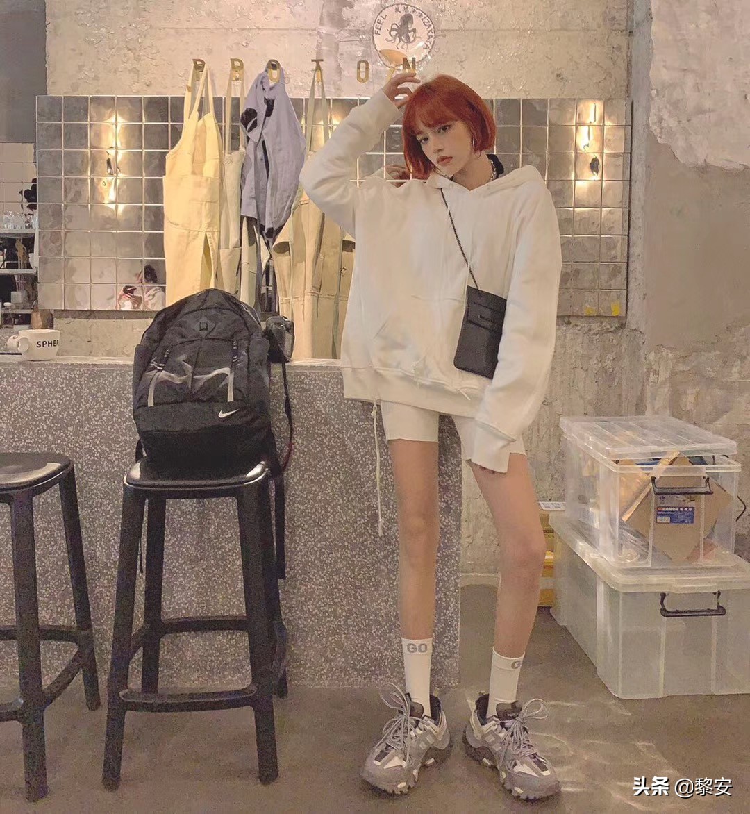 林允穿高档运动鞋,林允穿什么运动鞋