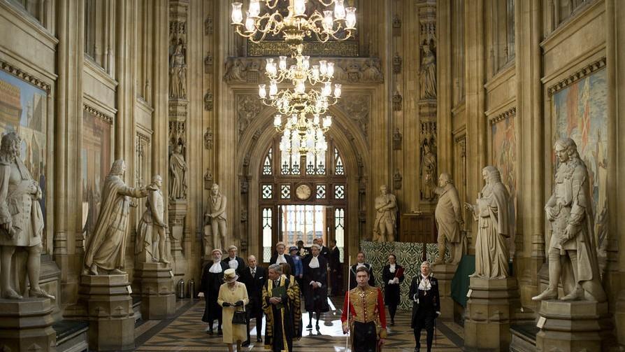 君主制是否过时,君主制度是落后吗