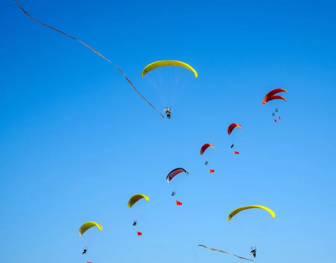 超酷的飞行表演,超酷的无人机表演