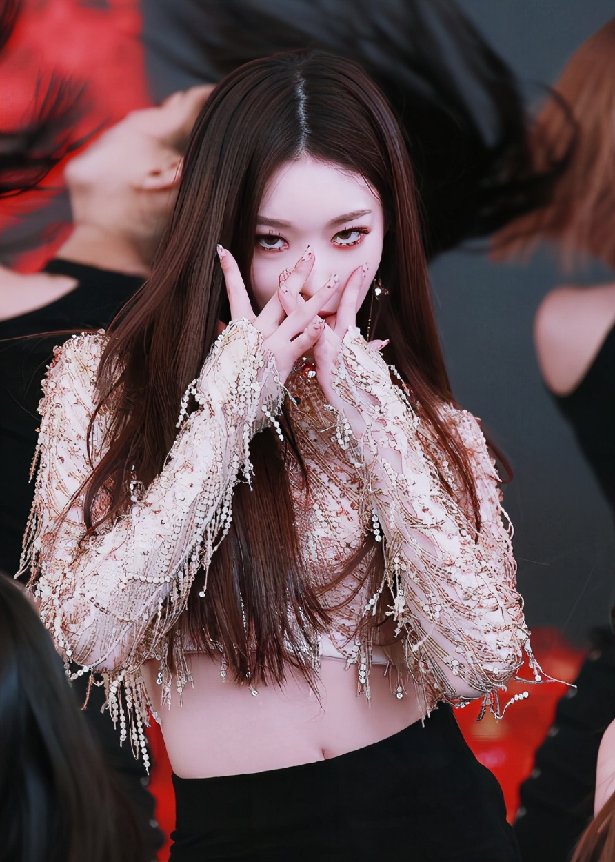 stayc黑眼必胜,stayc女团高光视频