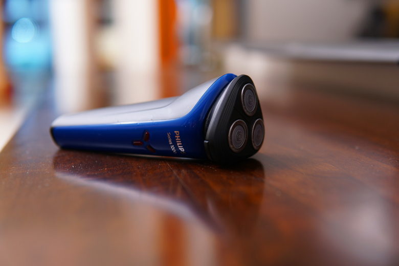 飞利浦小旋风剃须刀使用教程,飞利浦小旋风1000剃须刀评测