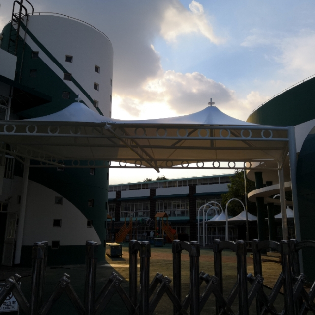 车棚雨棚遮阳棚用什么布,雨棚遮阳篷布美观