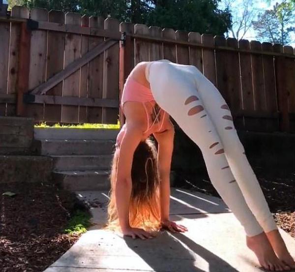 腰部粗怎么减肥,每日瑜伽初级教程在家练腰