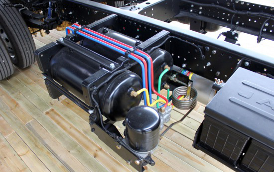 货车气刹车原理结构图,大货车为啥喜欢跟车很近