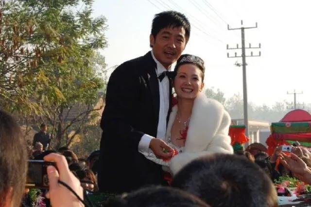 程莉莎郭晓冬婚姻模式,程莉莎晒与老公郭晓东合照