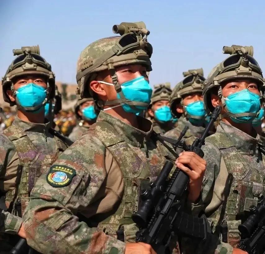 解放军先进武器帅照,解放军新步枪射击视频