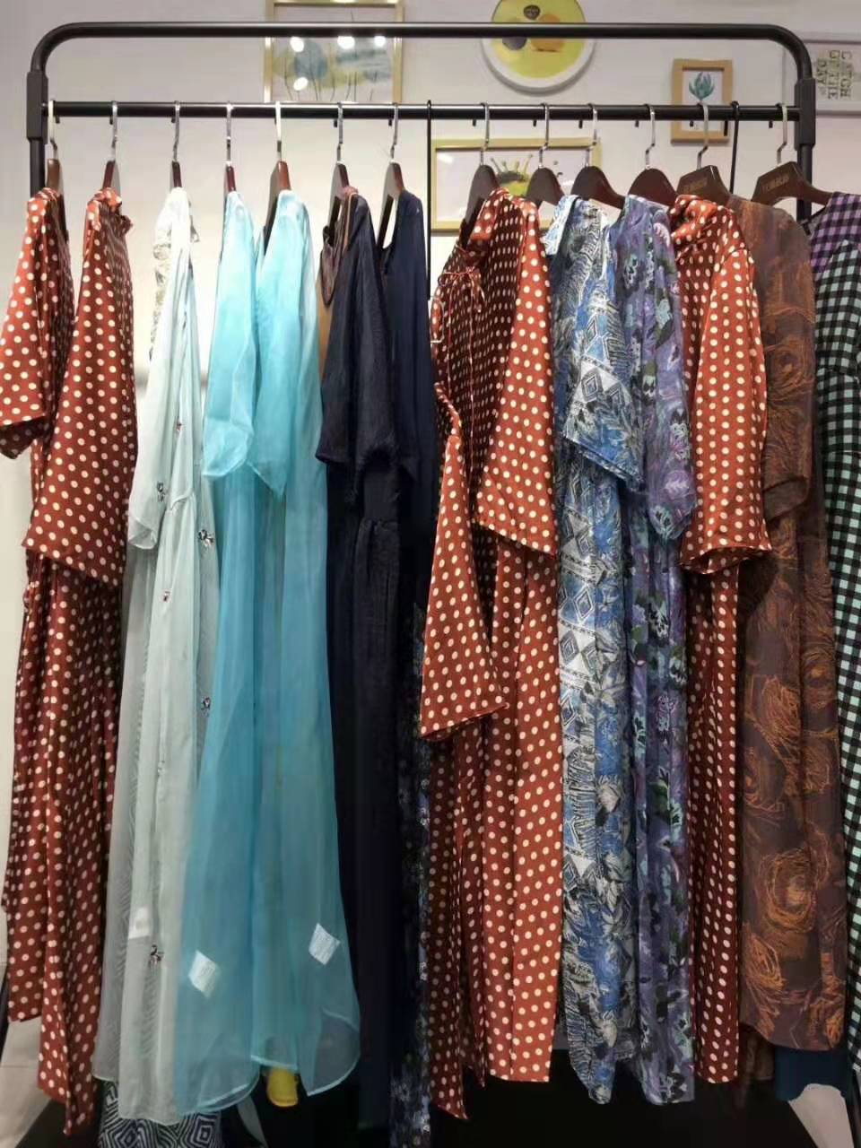 品牌女装折扣店开店技巧,十大女装品牌折扣店加盟推荐