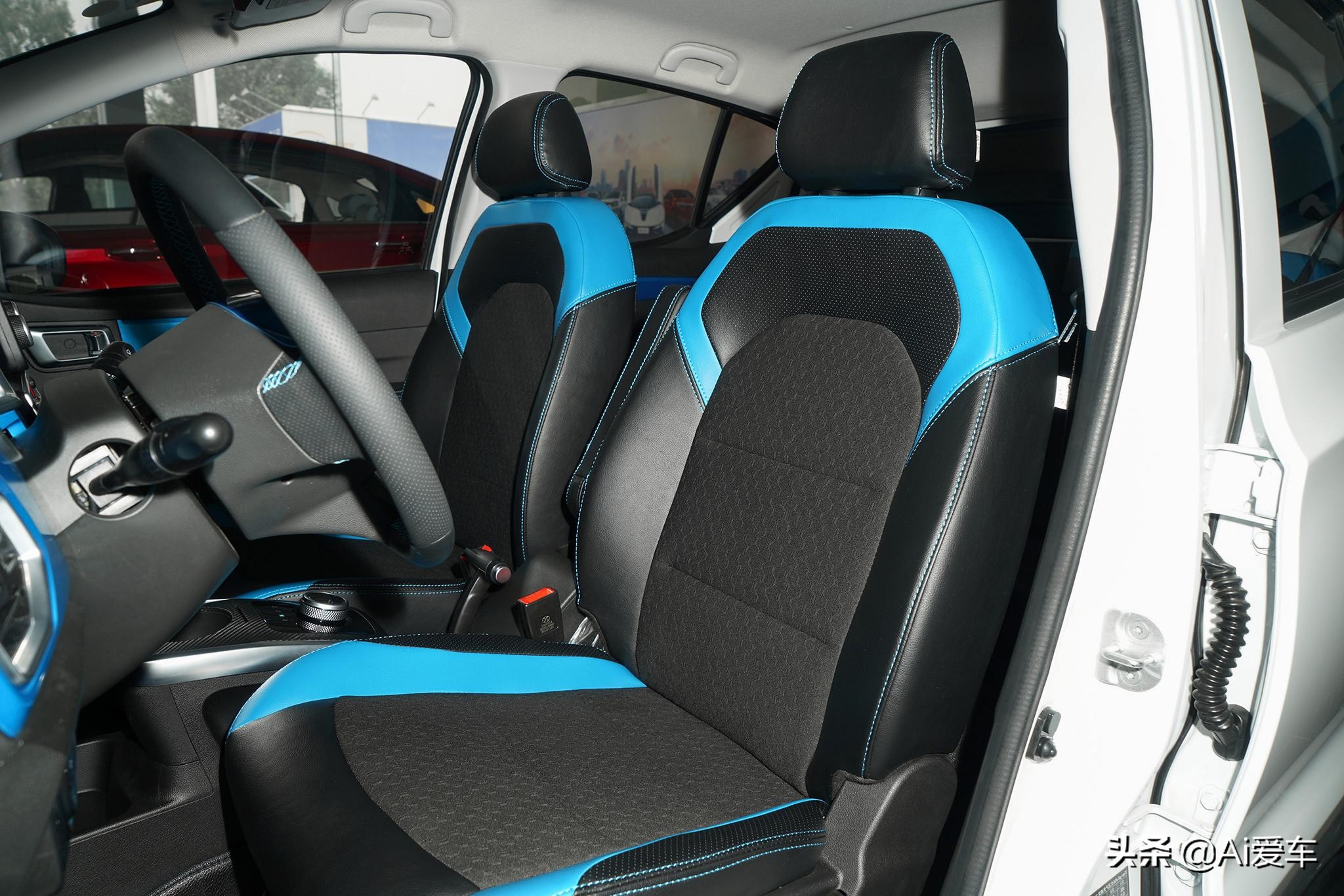 便宜省油电动汽车续航里程长,便宜好养的代步车