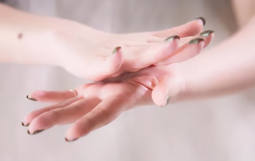 杨幂雅诗兰黛小棕瓶眼部修护,雅诗兰黛全新小棕瓶杨幂