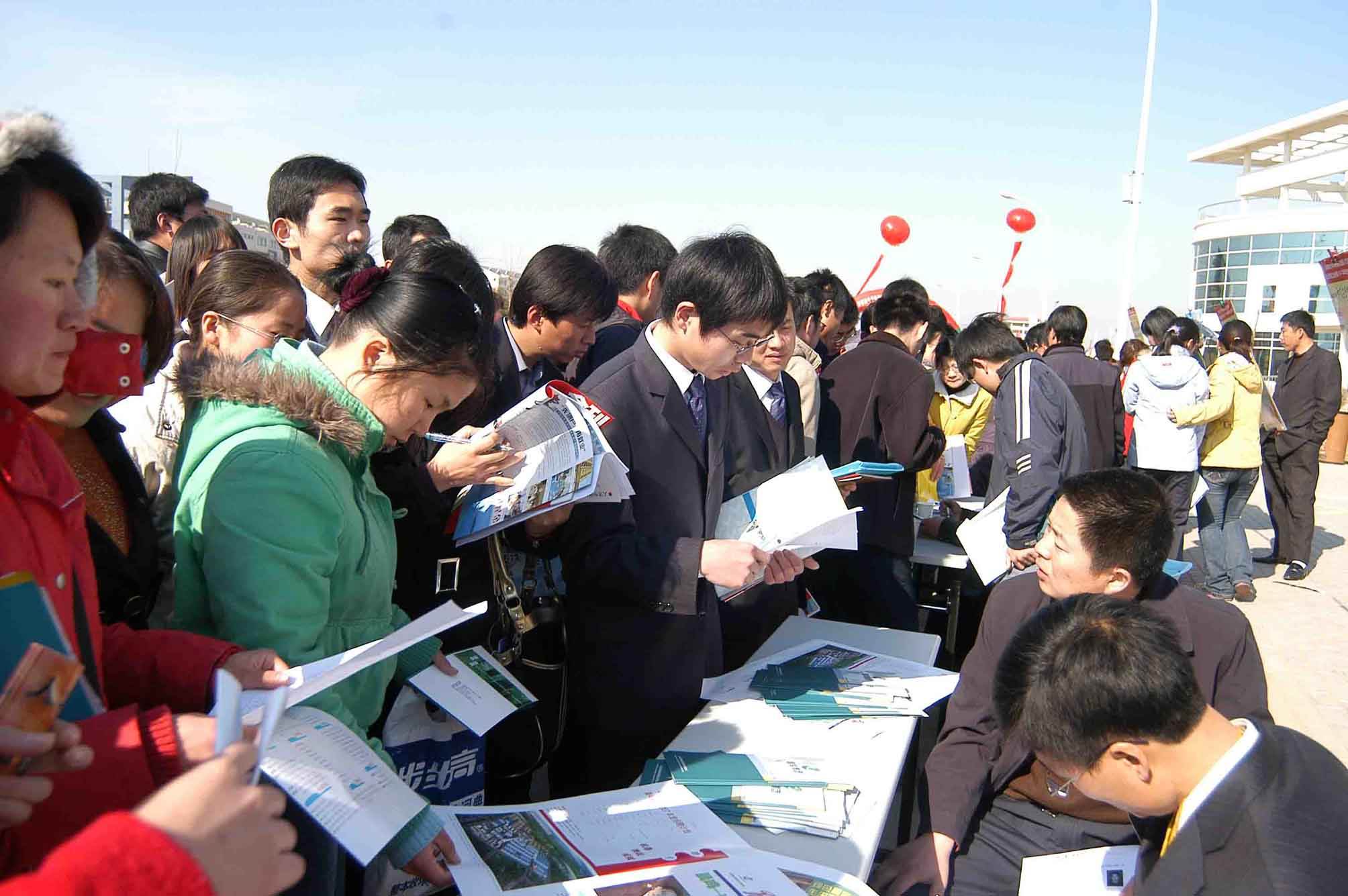 为何大学要求必考“英语四六级”？四级影响毕业，六级好处多多