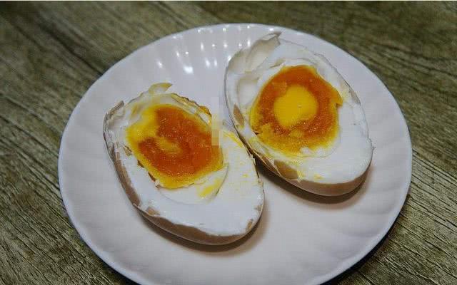 五个月宝宝添加辅食得了肾结石,3个月孩子吃辅食得肾结石