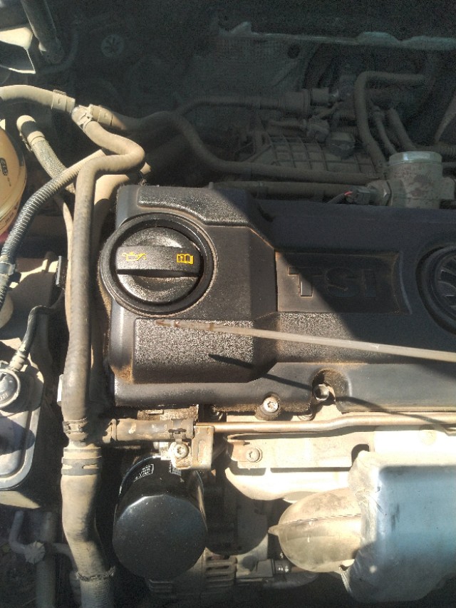 发动机机油加多了怎么回事,汽车机油加多了如何解决