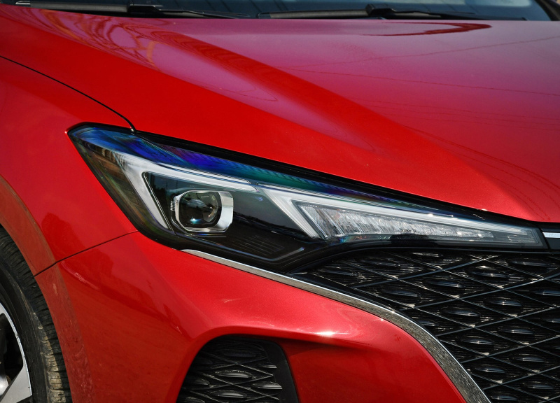 新款逸动火了！路虎工程师操刀，有4层隔音技术，大学生也买得起